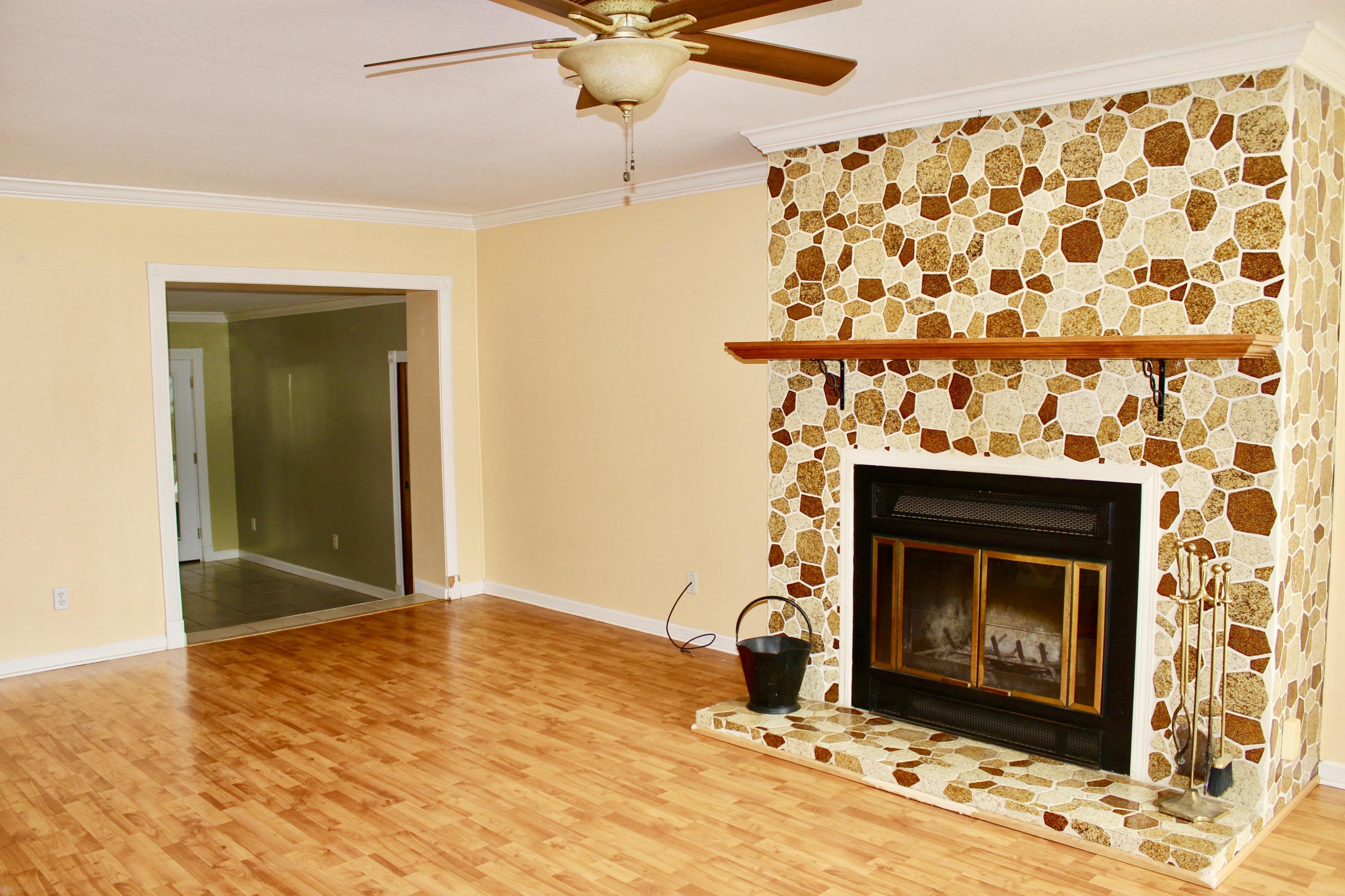 36 Ferry Road Northeast Fort Walton Beach, FL 32548 - Photo 3 of 23 Gallery Image 3