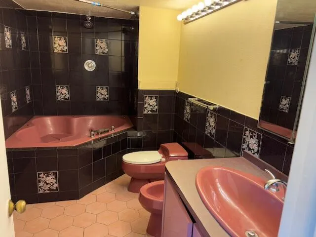 $2,100 | 2820 Tennis Club Drive, Unit 401, West Palm Beach, FL 33417