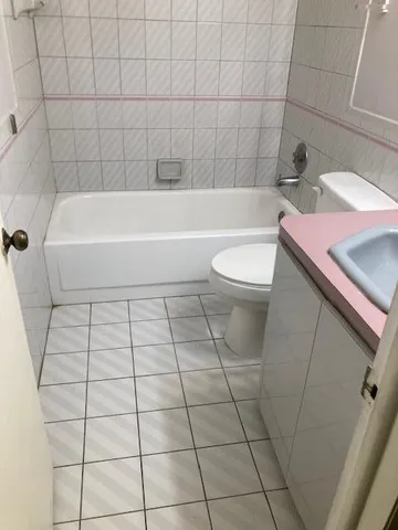 $2,100 | 2820 Tennis Club Drive, Unit 401, West Palm Beach, FL 33417