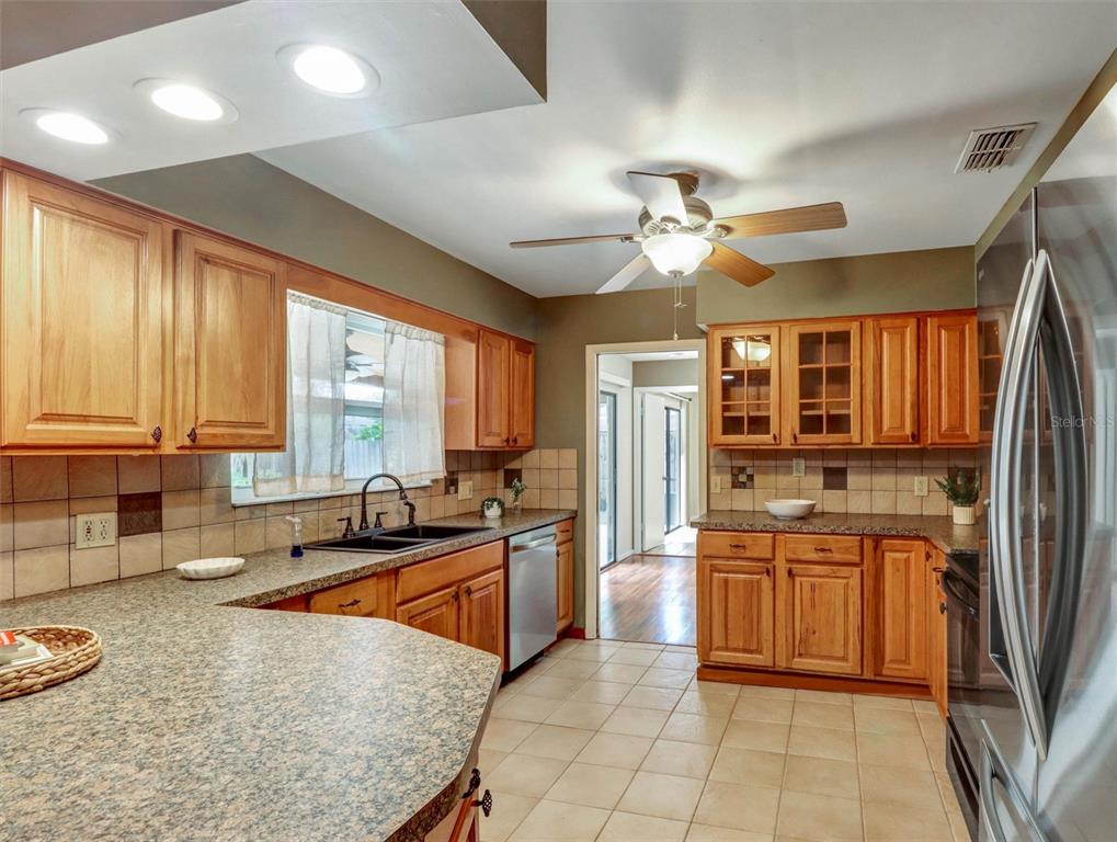 2021 Todd Road Clearwater, FL 33763 - Photo 18 of 59