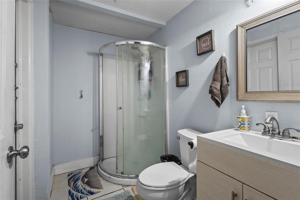 809 Burleson Street Grand Prairie, TX 75050 - Photo 15 of 25