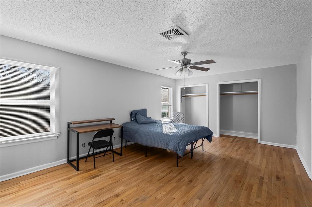 809 Burleson Street Grand Prairie, TX 75050 - Photo 9 of 25