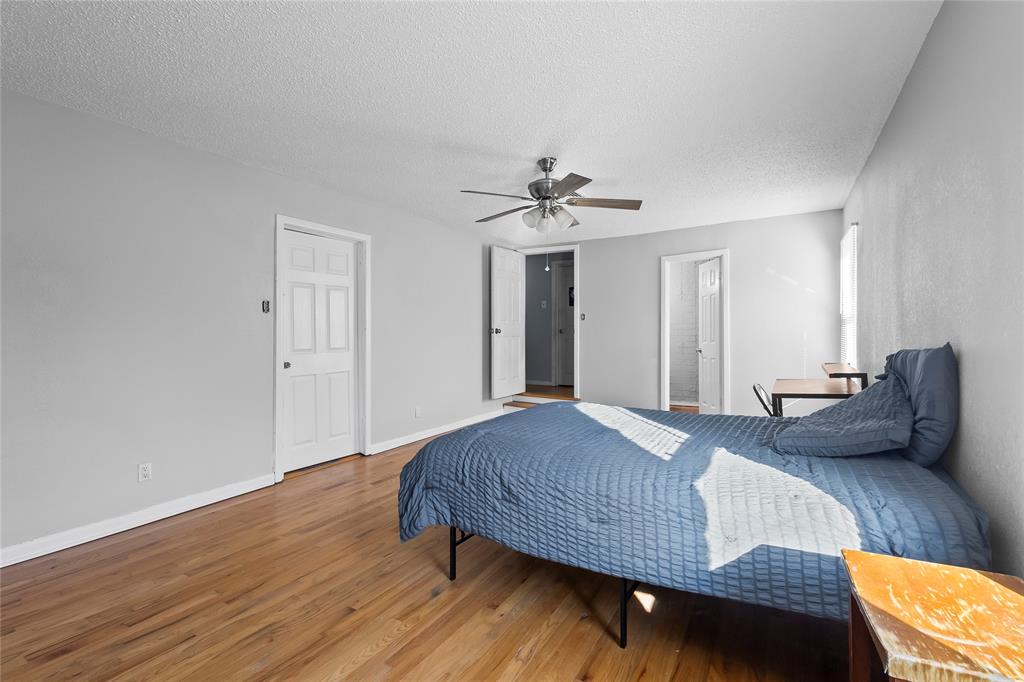 809 Burleson Street Grand Prairie, TX 75050 - Photo 10 of 25