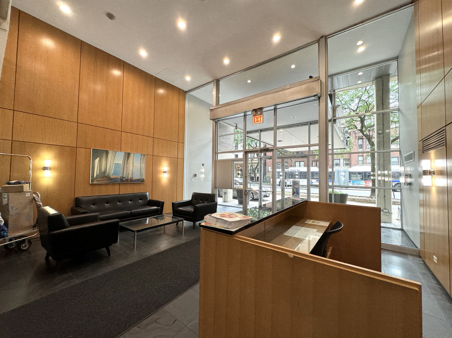 3033 North Sheridan Road, Unit 1505 Chicago, IL 60657 - Photo 2 of 12