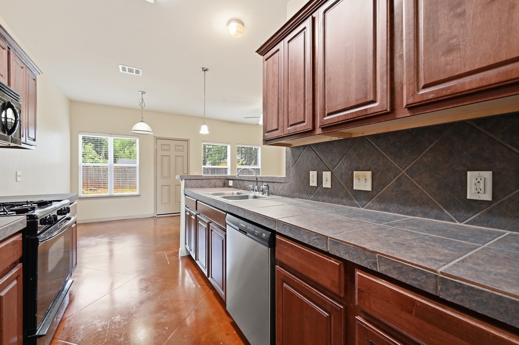 6015 Ponca Street, Unit A Austin, TX 78741 - Photo 15 of 28
