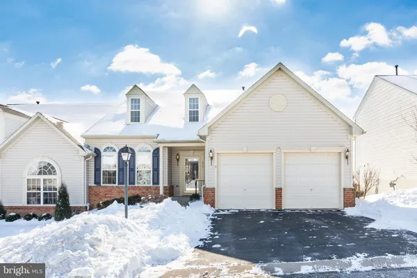 $405,900 | 227 Fairmount Court, Unit 33, Shrewsbury, PA 17361