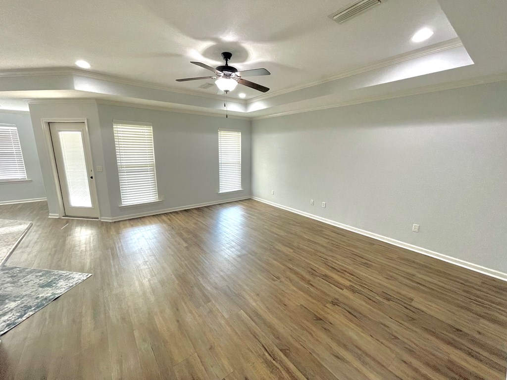 1320 Middleton Road Dothan, AL 36301 - Photo 12 of 39 Living Space