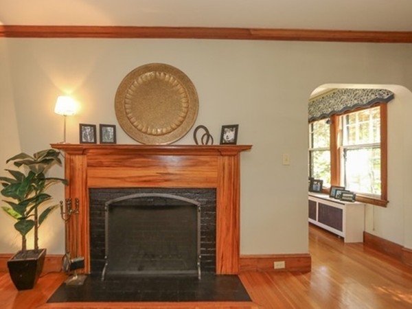 132 Brackett Road Newton, MA 02458 - Photo 6 of 30 Gallery Image 6