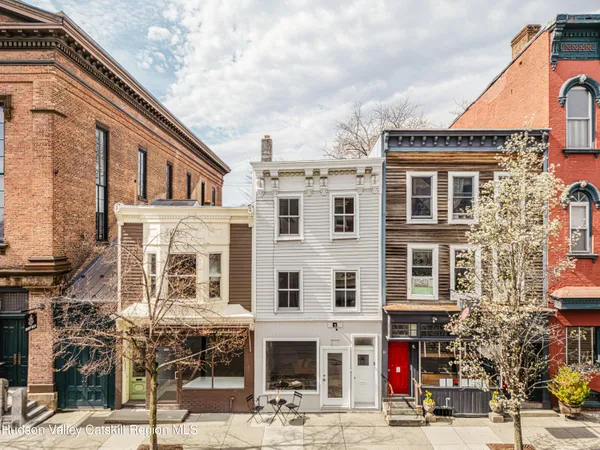 $895,000 | 323 Warren Street, Hudson, NY 12534