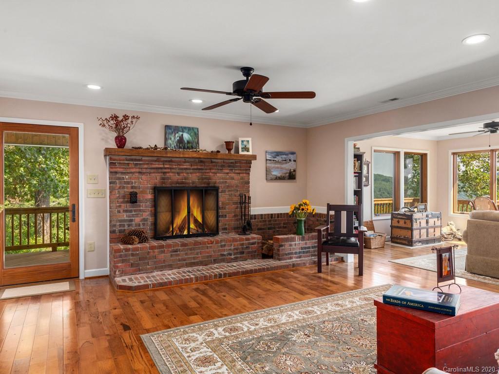 618 Knight Road Saluda, NC 28773 - Photo 4 of 44 Gallery Image 4