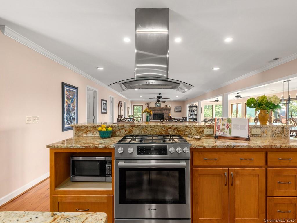 618 Knight Road Saluda, NC 28773 - Photo 9 of 44 Gallery Image 9