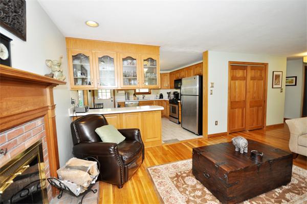 9 George Road Maynard, MA 01754 - Photo 5 of 24 Gallery Image 5