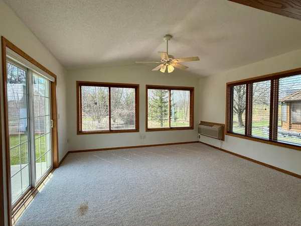 $349,900 | 2733 Campus Lane, Albert Lea, MN 56007