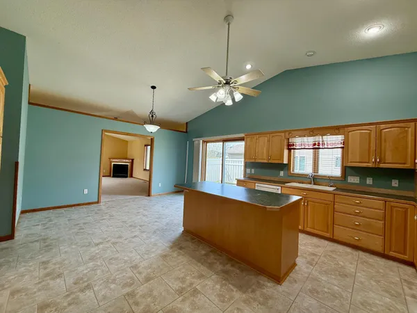 $349,900 | 2733 Campus Lane, Albert Lea, MN 56007