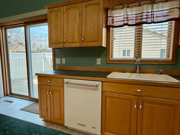 $349,900 | 2733 Campus Lane, Albert Lea, MN 56007
