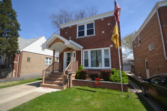 4133 North Maple Avenue Brookfield, IL 60513 - Photo 1 of 24