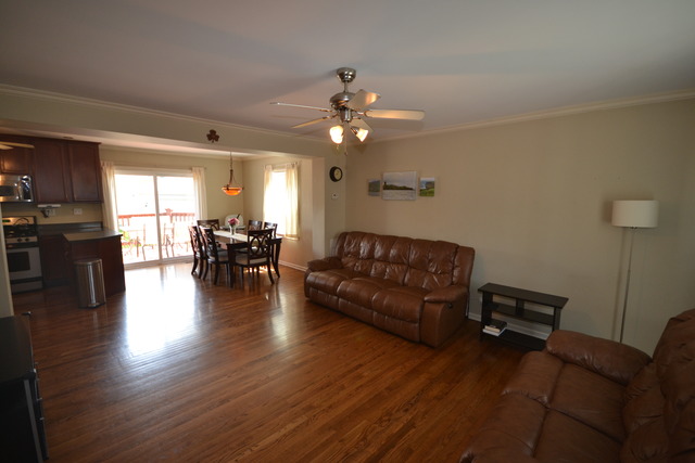 4133 North Maple Avenue Brookfield, IL 60513 - Photo 3 of 24