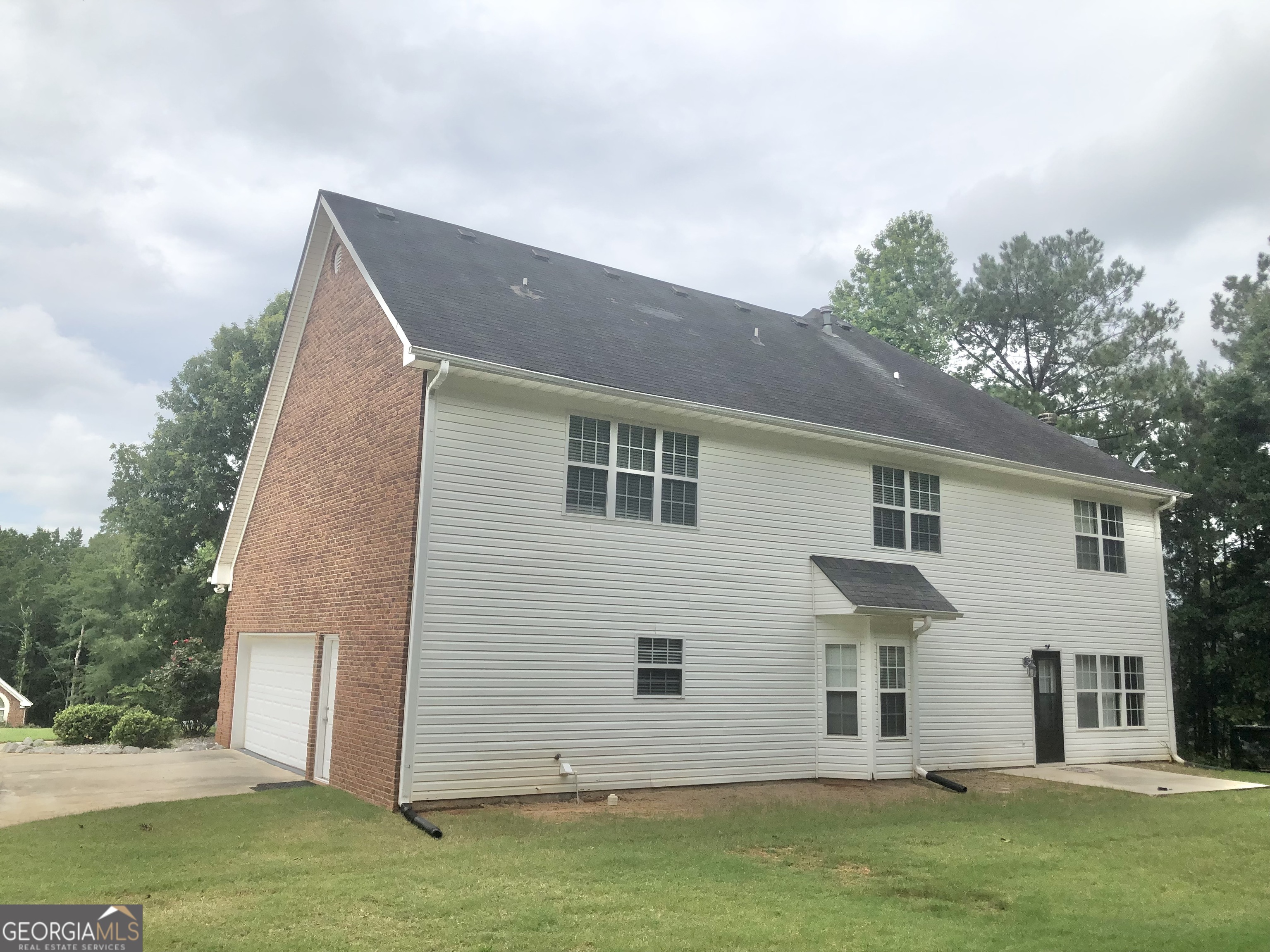 1433 Cotton Trail Southwest Conyers, GA 30094 - Photo 4 of 34