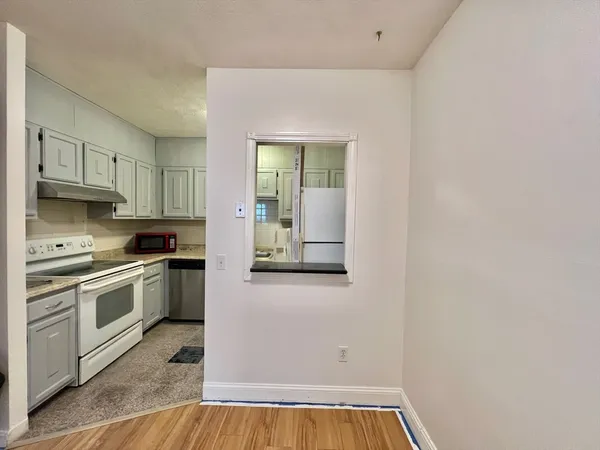 $2,300 | 17 Davis Road, Unit A16, Acton, MA 01720