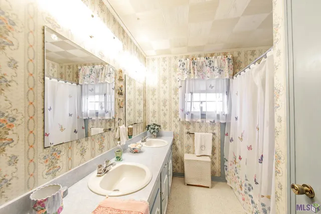 $235,000 | 917 Caroline Street, Thibodaux, LA 70301