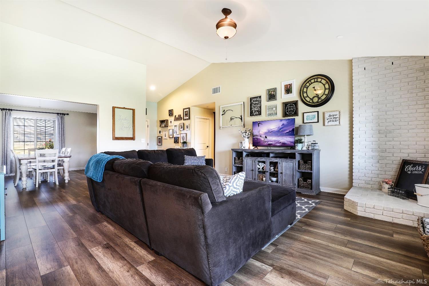 27770 Crofun Road Tehachapi, CA 93561 - Photo 22 of 37 Gallery Image 22