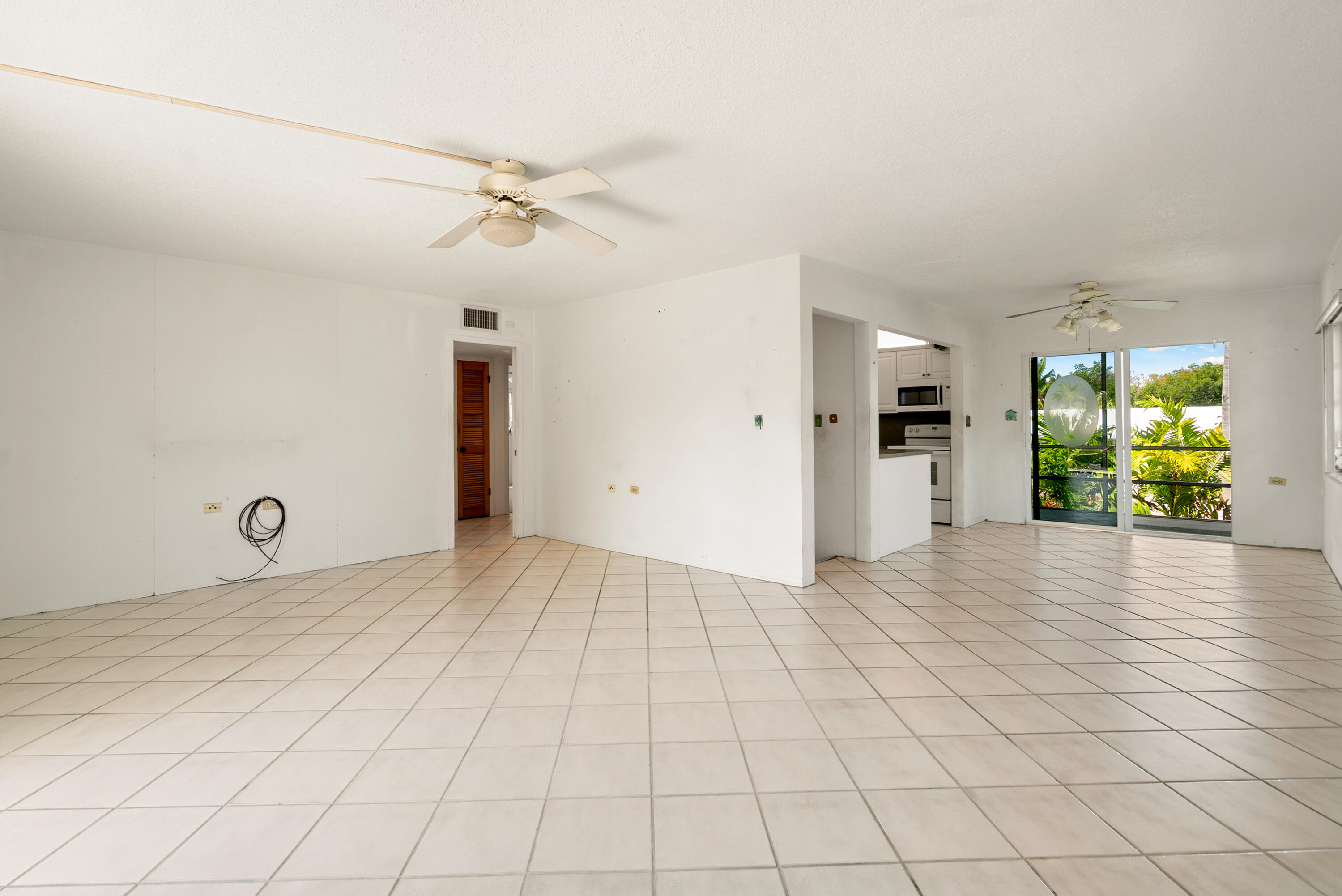 234 Mohawk Street Tavernier, FL 33070 - Photo 11 of 61 DSC09814