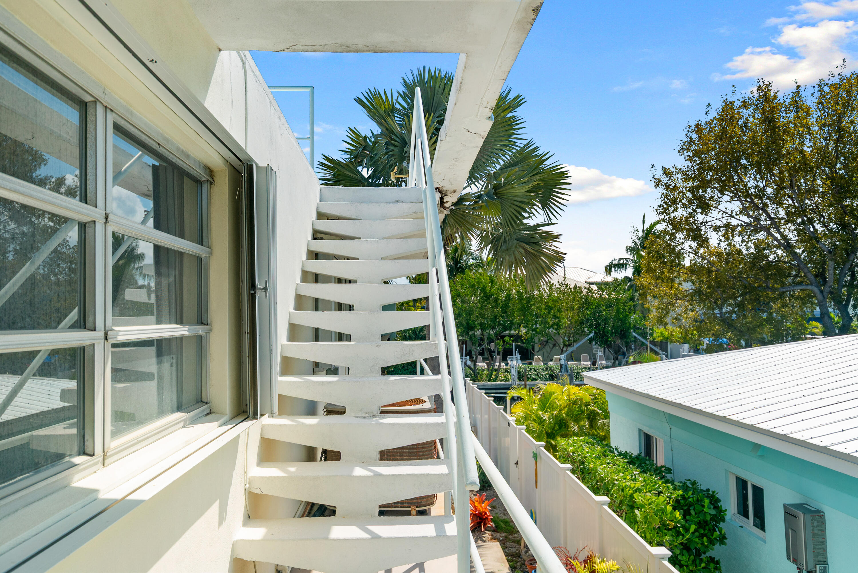 234 Mohawk Street Tavernier, FL 33070 - Photo 24 of 61 a view of balcony with furniture