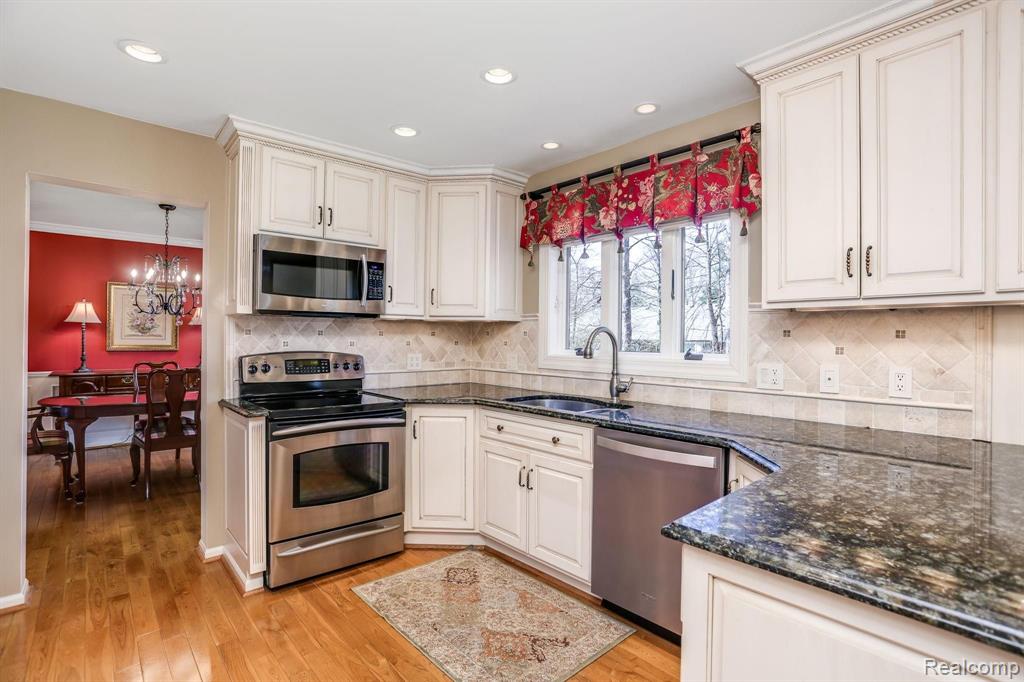 1174 Valley Stream Court Rochester, MI 48309 - Photo 14 of 41