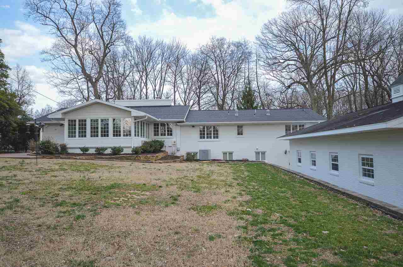 835 South Burkhardt Road Evansville, IN 47715 - Photo 2 of 23 Gallery Image 2