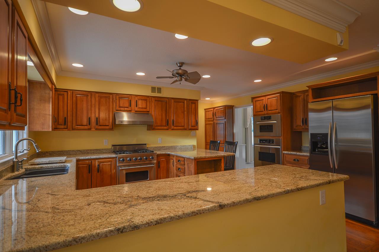 835 South Burkhardt Road Evansville, IN 47715 - Photo 9 of 23 Gallery Image 9