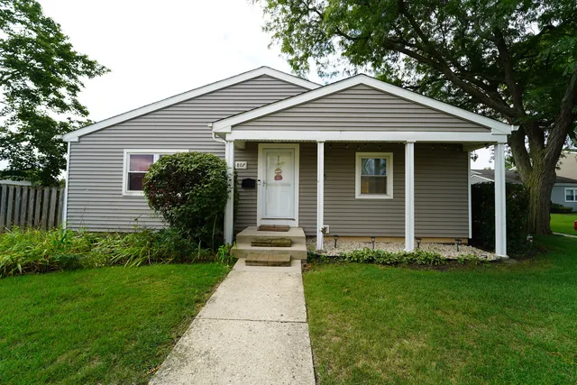 $2,200 | 807 Mansfield Court, Unit 807, Schaumburg, IL 60169