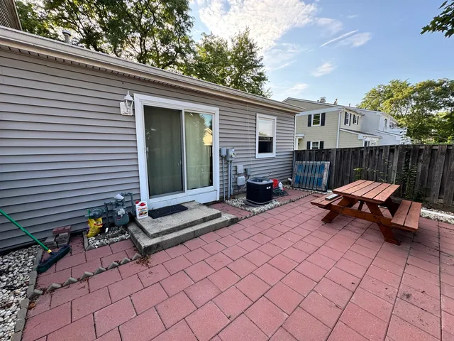 $2,200 | 807 Mansfield Court, Unit 807, Schaumburg, IL 60169