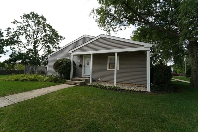 $2,200 | 807 Mansfield Court, Unit 807, Schaumburg, IL 60169