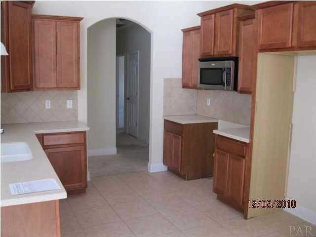 390 Symphony Way Freeport, FL 32439 - Photo 2 of 4 KITCHEN