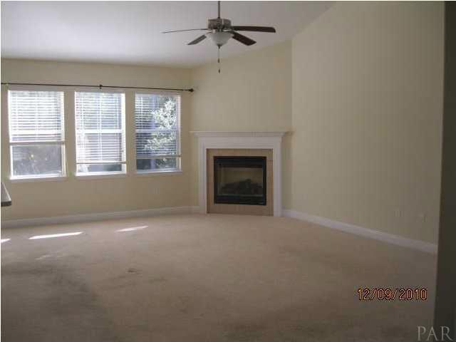 390 Symphony Way Freeport, FL 32439 - Photo 3 of 4 LIVING ROOM