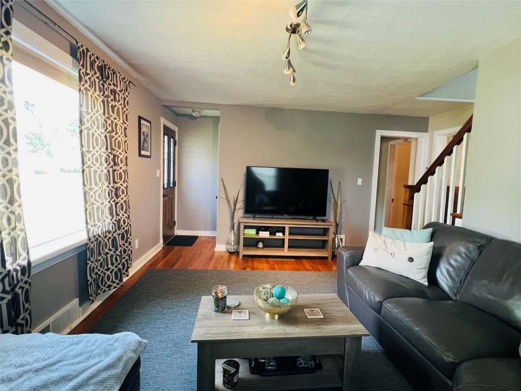 32 Highland Road Binghamton, NY 13901 - Photo 3 of 33 Gallery Image 3