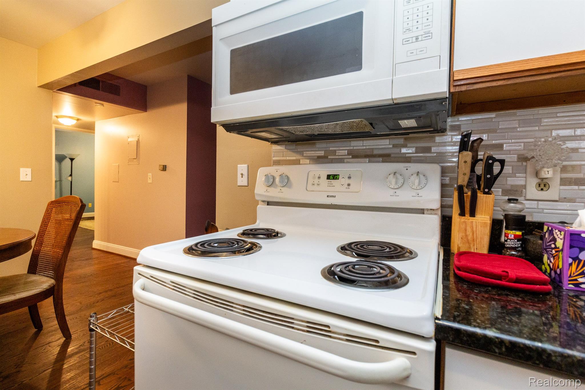 24111 Meridian Road, Unit 101 Grosse Ile, MI 48138 - Photo 14 of 26 Gallery Image 14