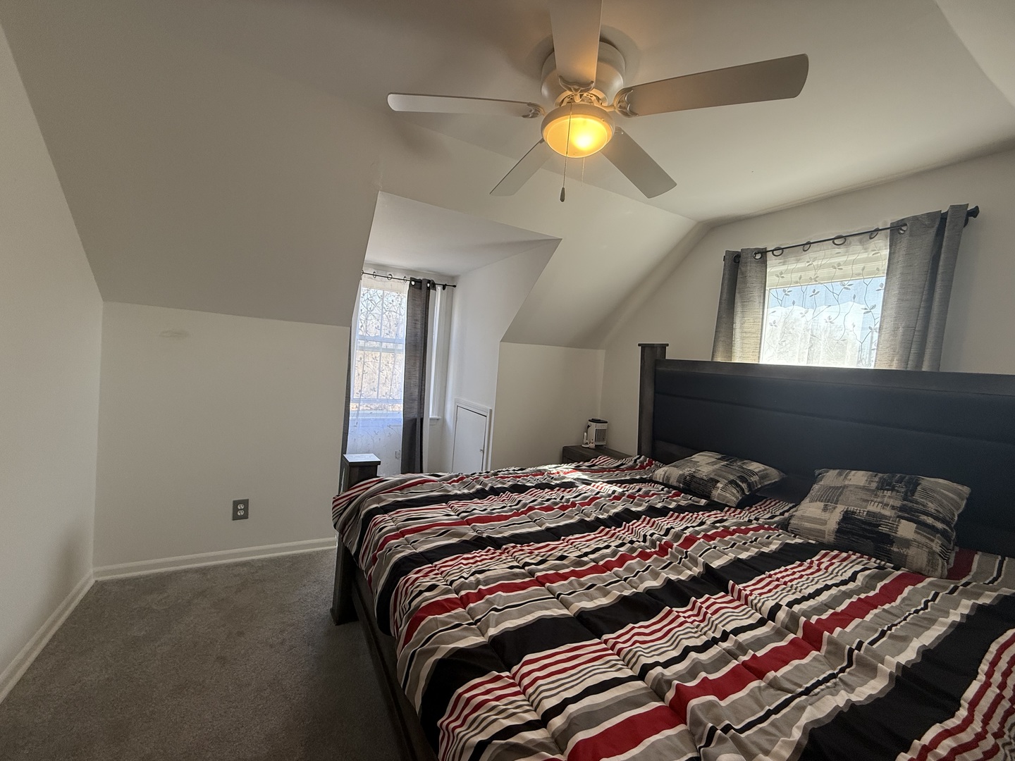 14280 Linder Avenue Midlothian, IL 60445 - Photo 16 of 19 a bedroom with a bed and window