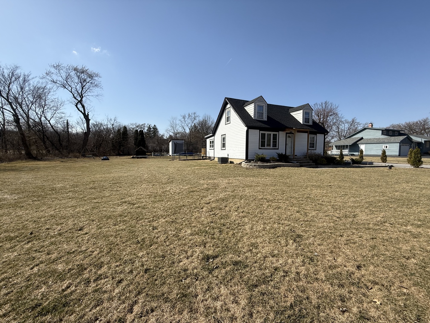 14280 Linder Avenue Midlothian, IL 60445 - Photo 4 of 19 a view of a patio with a yard