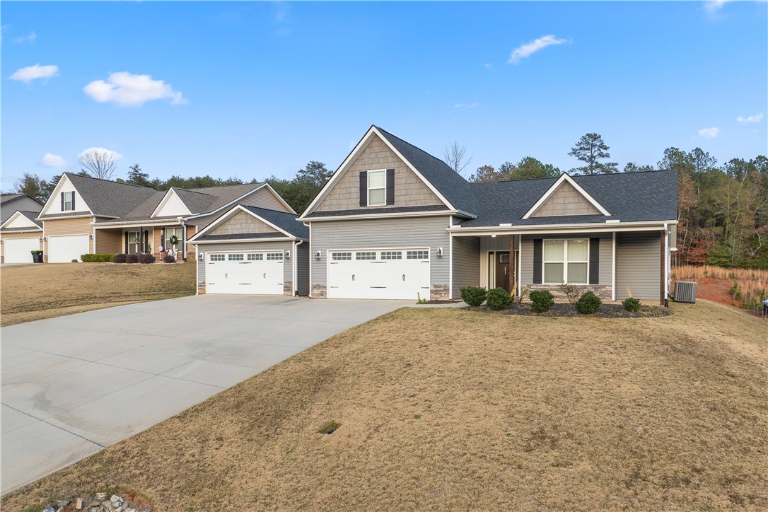 251 Inlet Pointe Drive Anderson, SC 29625 - Photo 3 of 49 Gallery Image 3