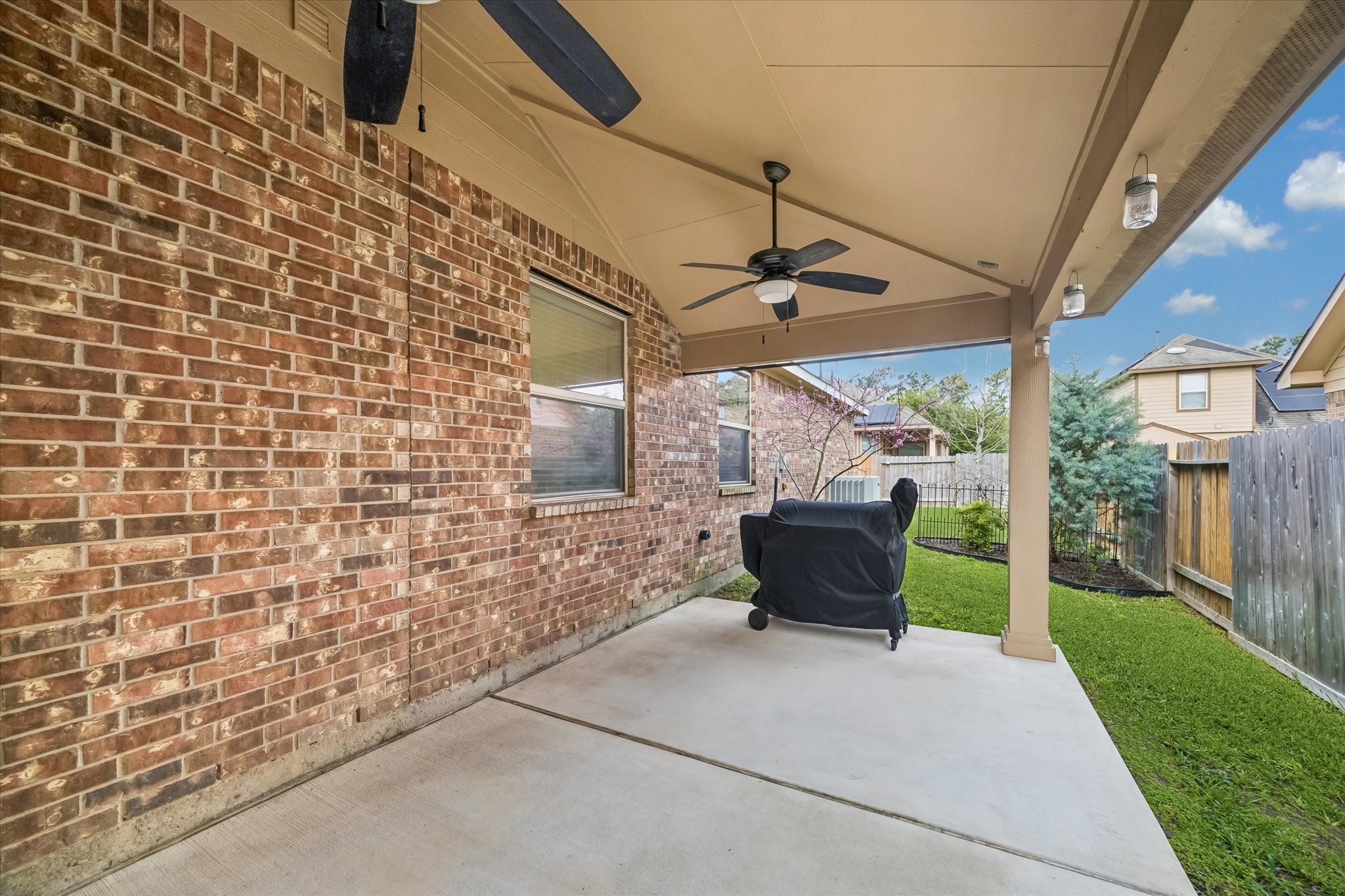 6723 Hunters Way Lane Baytown, TX 77521 - Photo 14 of 16 Covered patio
