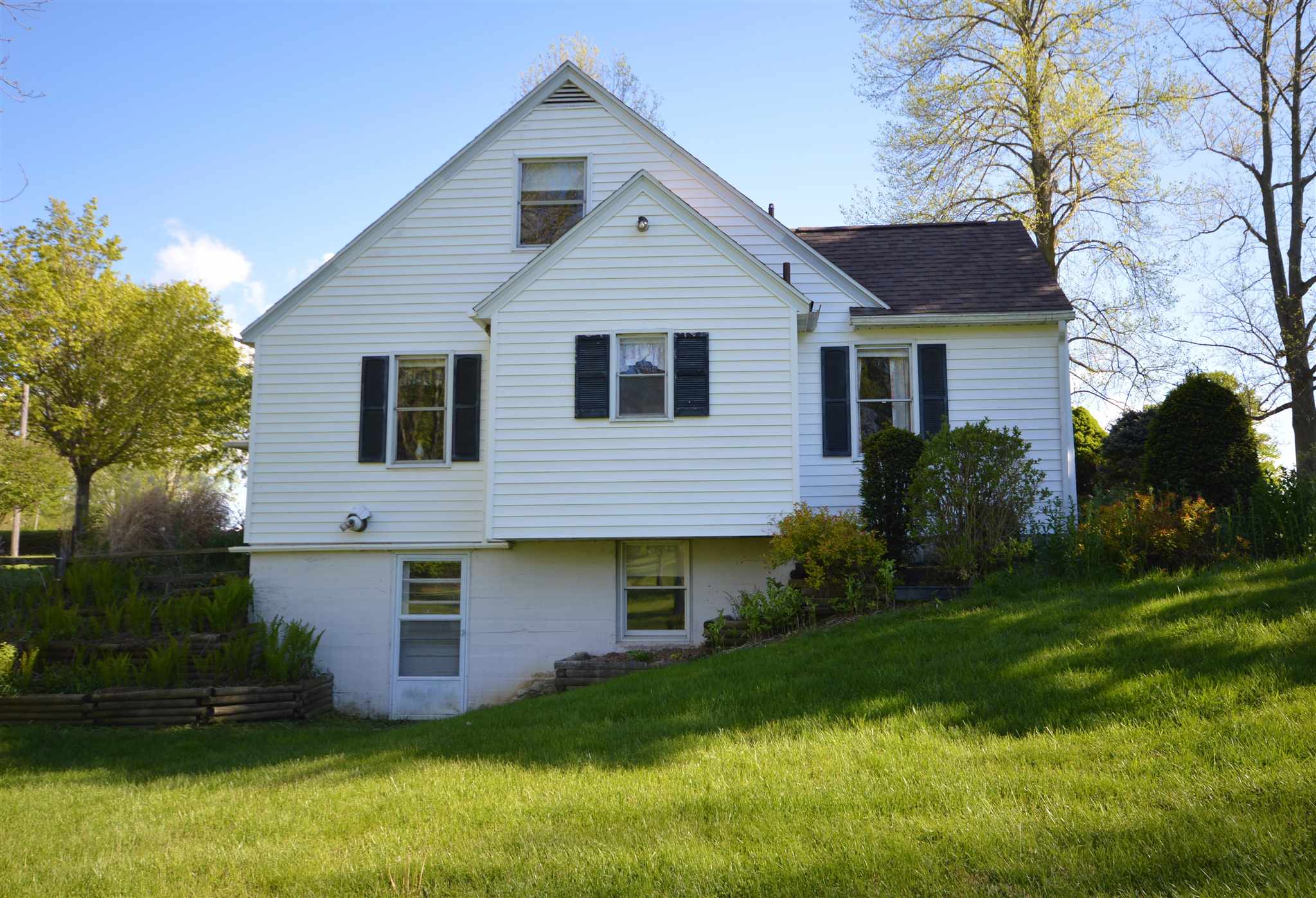 69292 Pine Road North Liberty, IN 46554 - Photo 3 of 36 Gallery Image 3