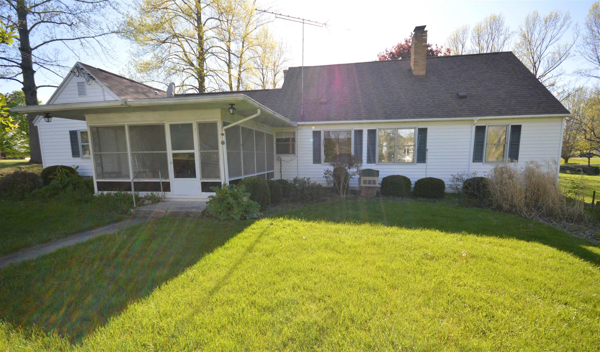 69292 Pine Road North Liberty, IN 46554 - Photo 4 of 36 Gallery Image 4