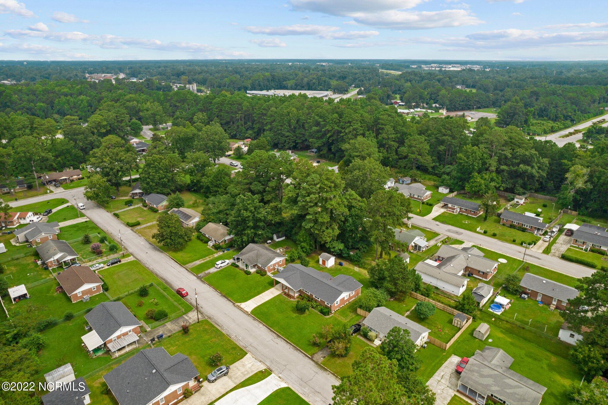 111 Armstrong Drive Jacksonville, NC 28540 - Photo 14 of 46 16-web-or-mls-DJI_0327
