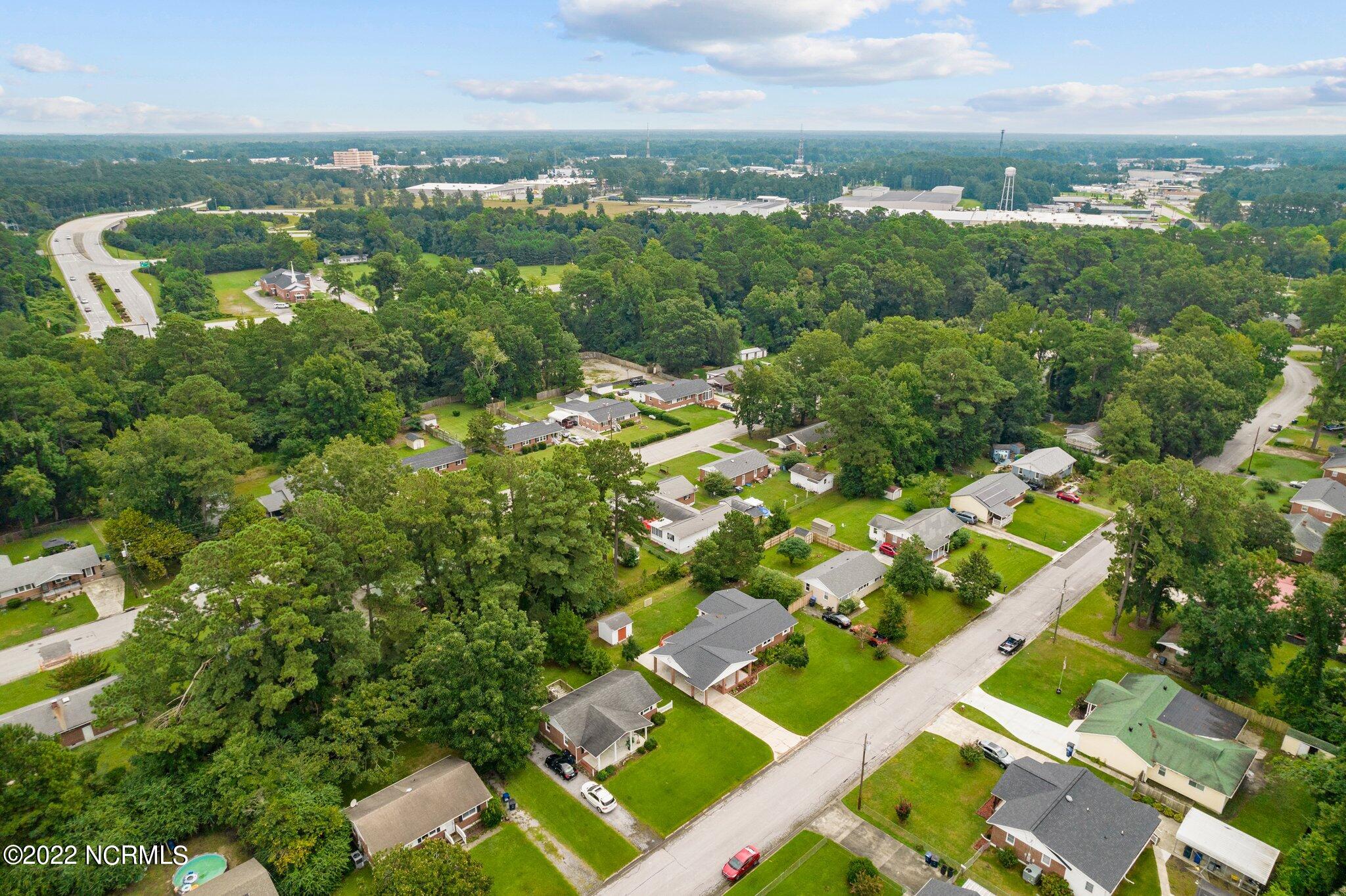 111 Armstrong Drive Jacksonville, NC 28540 - Photo 17 of 46 18-web-or-mls-DJI_0329