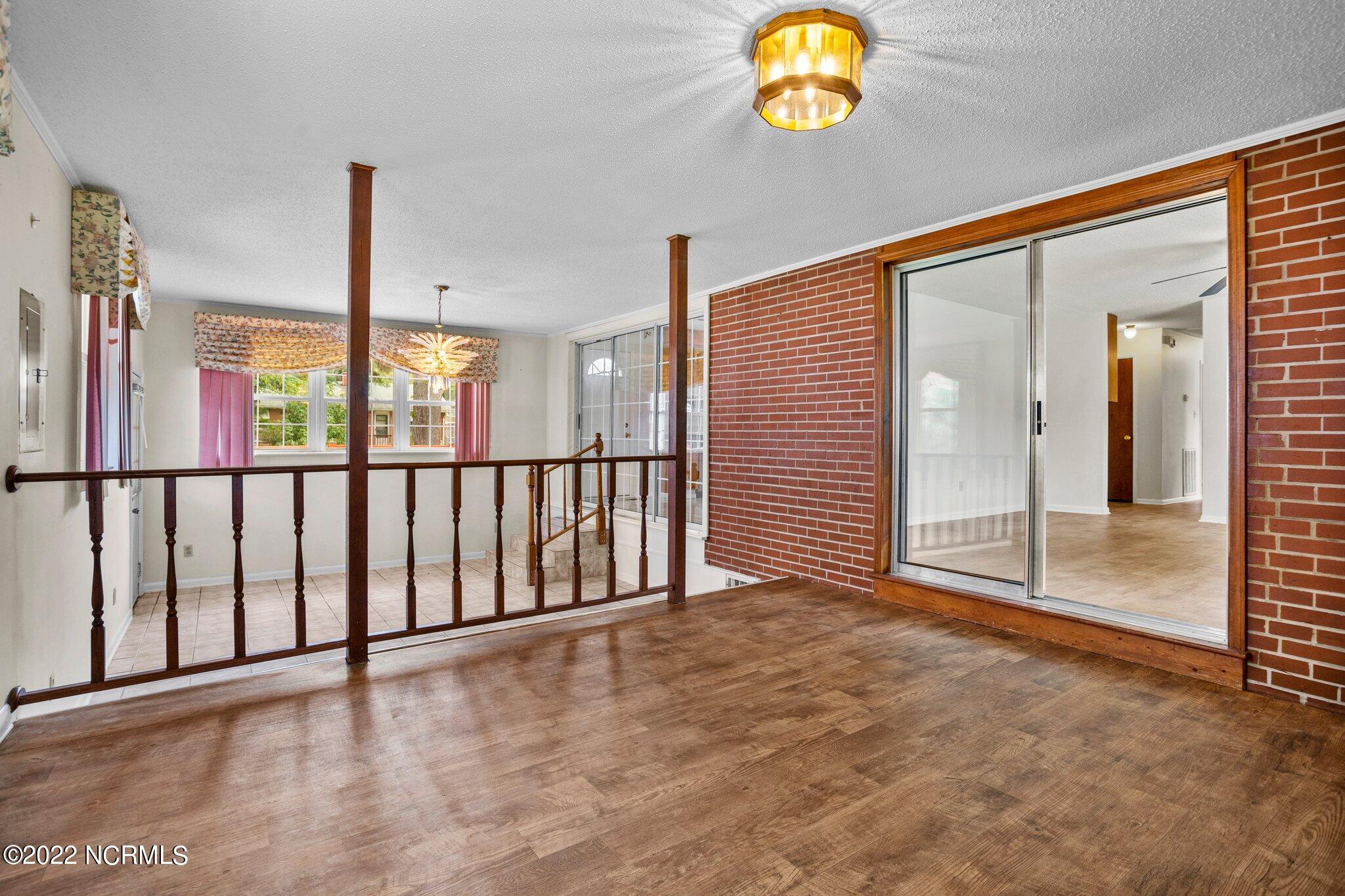 111 Armstrong Drive Jacksonville, NC 28540 - Photo 22 of 46 34-web-or-mls-DSC07793