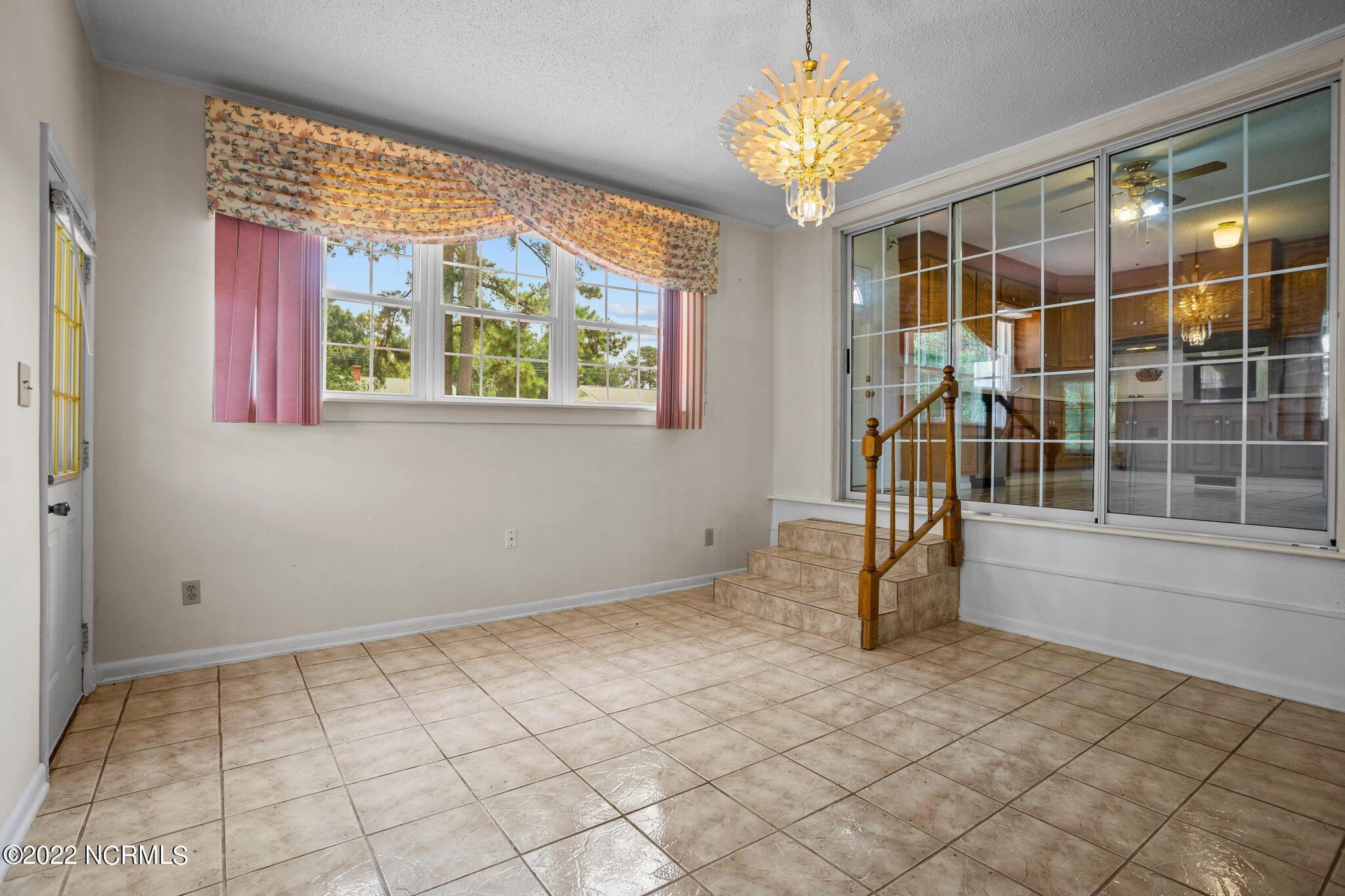 111 Armstrong Drive Jacksonville, NC 28540 - Photo 23 of 46 36-web-or-mls-DSC07803