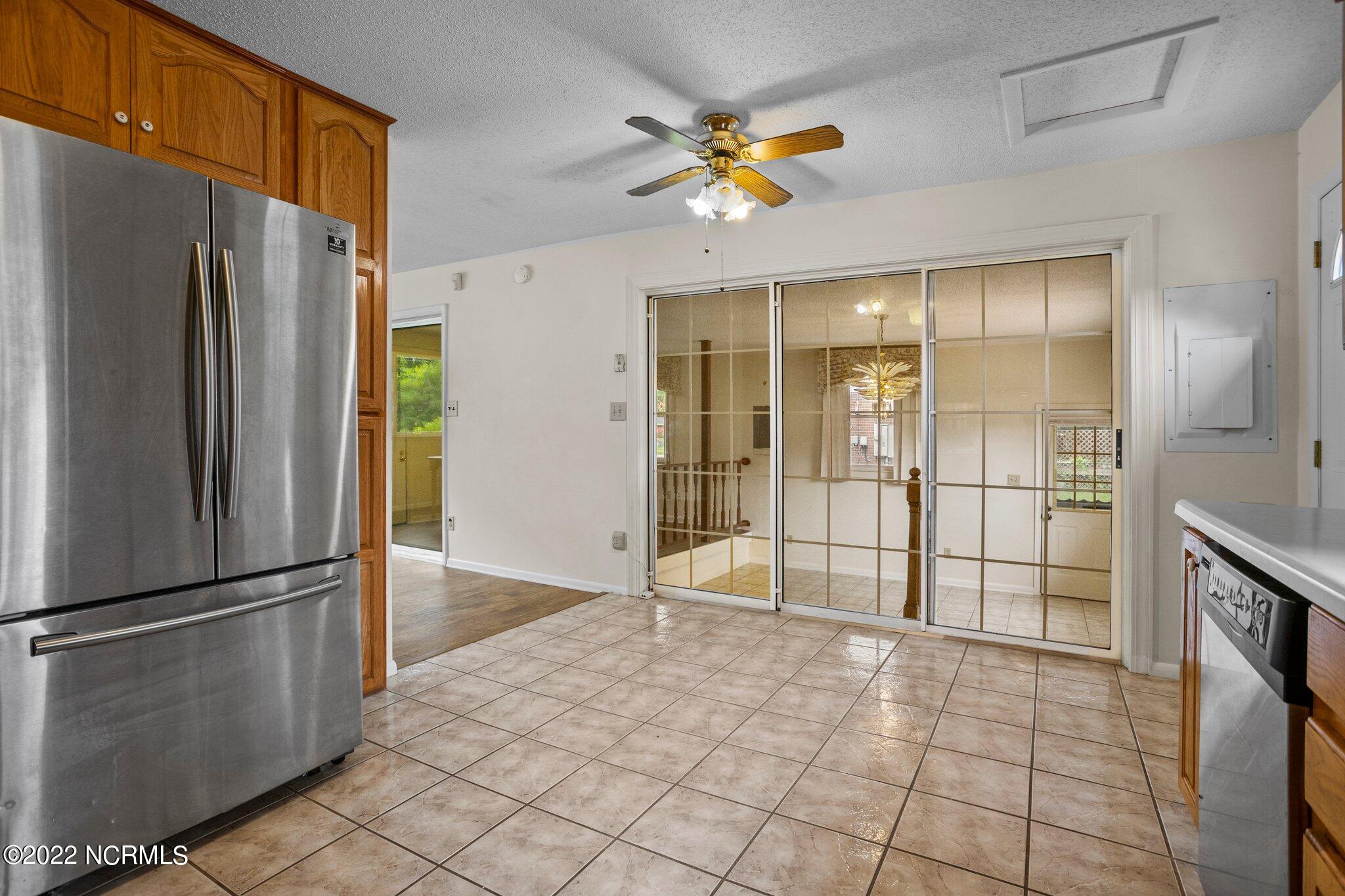 111 Armstrong Drive Jacksonville, NC 28540 - Photo 26 of 46 33-web-or-mls-DSC07788