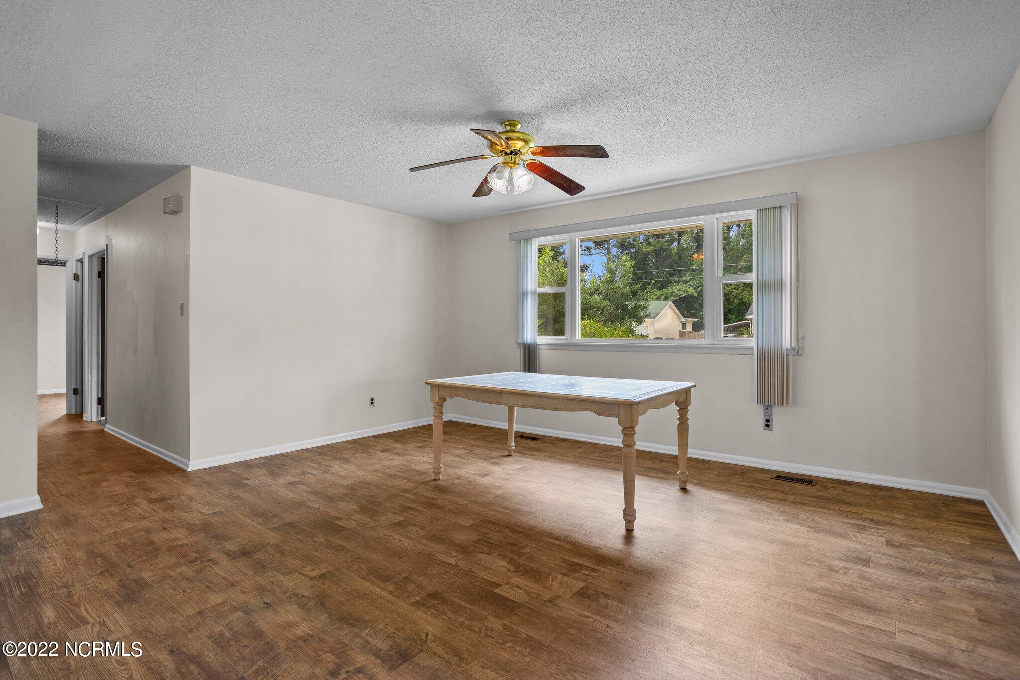 111 Armstrong Drive Jacksonville, NC 28540 - Photo 30 of 46 29-web-or-mls-DSC07770