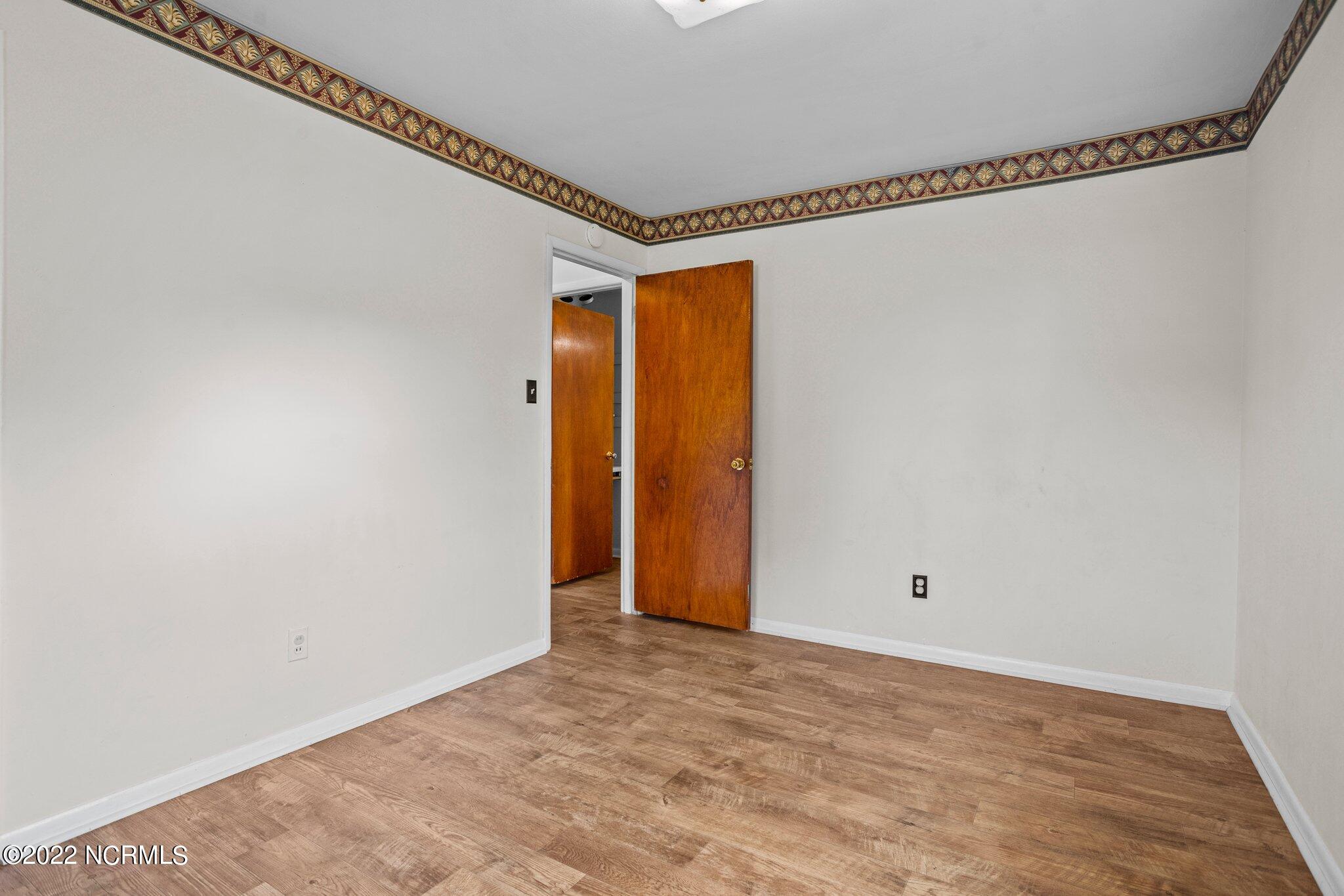 111 Armstrong Drive Jacksonville, NC 28540 - Photo 34 of 46 22-web-or-mls-DSC07728